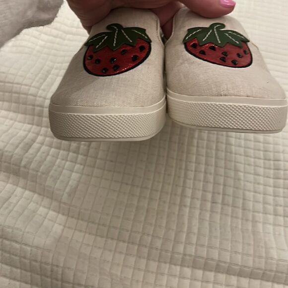 Katy Perry The Kerry Strawberry novelty canvas slip on sneakers tan NWOT msrp 89 - Picture 7 of 9